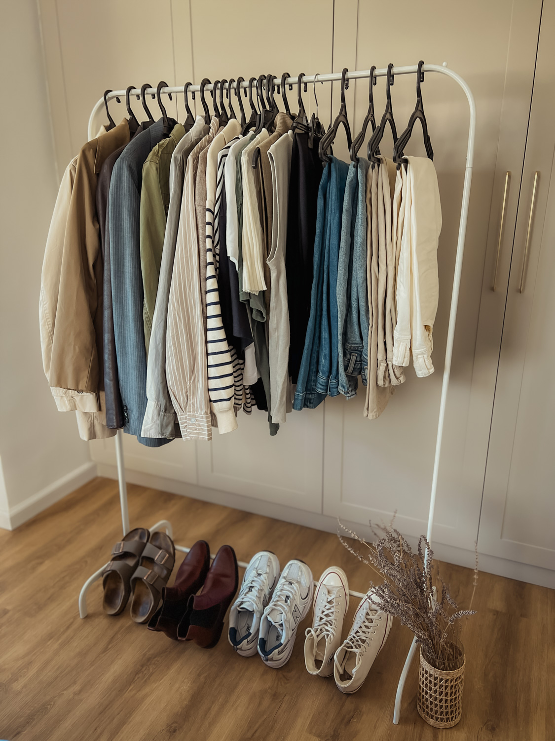 Spring capsule wardrobe 2023