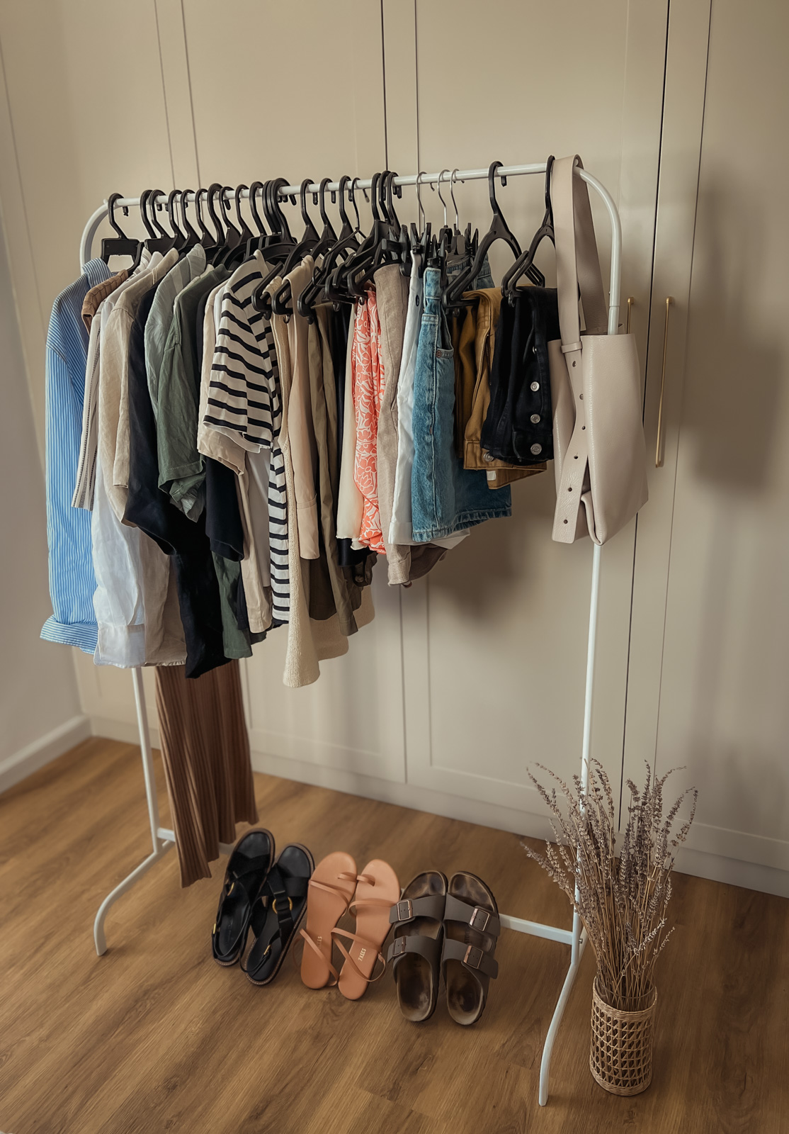 summer 2023 capsule wardrobe